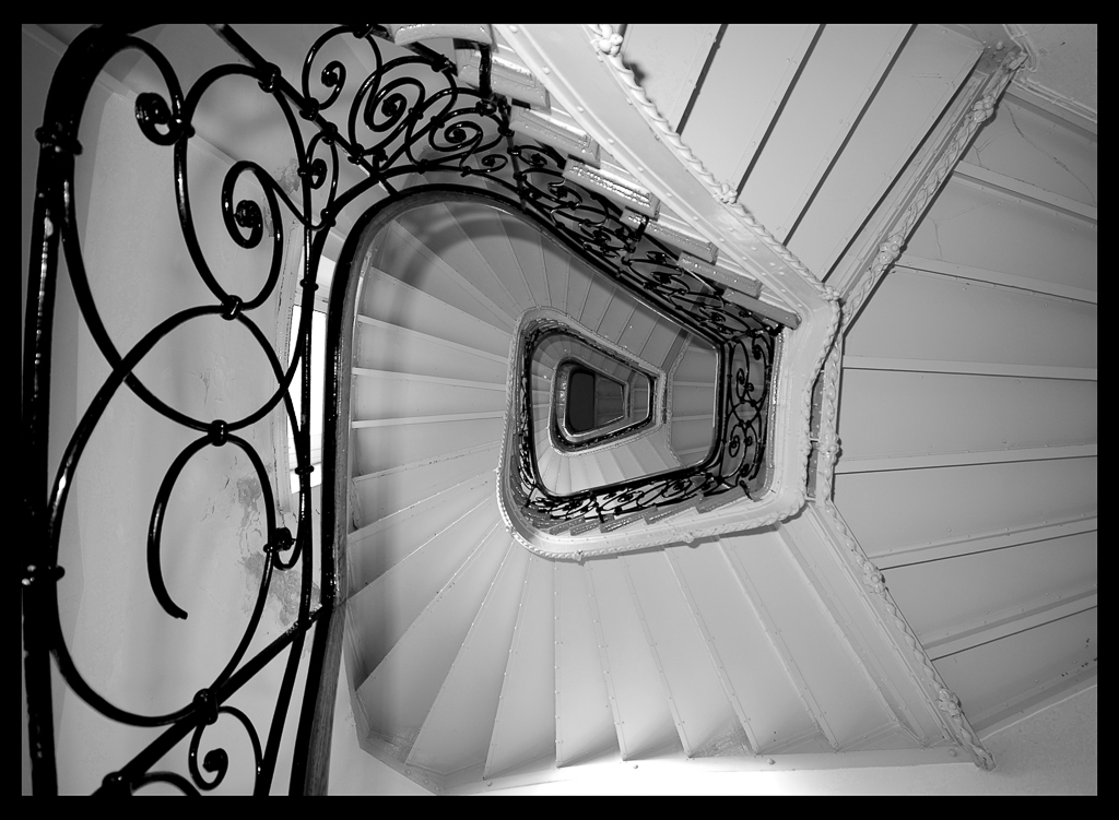 Monochrome